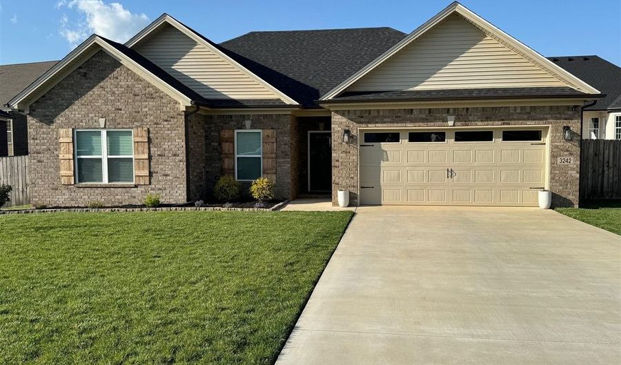 3242 Cloverfield Ct, Bowling Green, KY 42101 - 3 Beds, 2 Bath