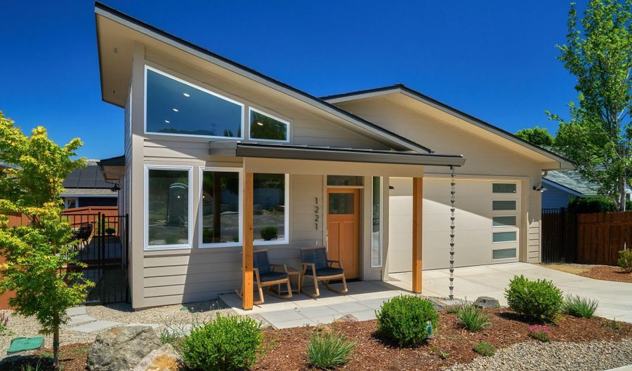 1221 Kirk, Ashland, OR 97520 - 3 Beds, 2 Bath