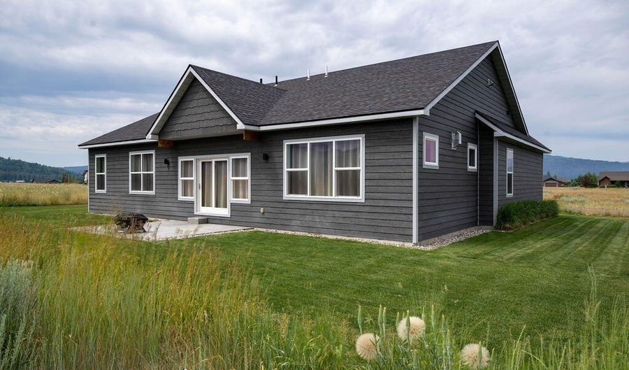 36 COLUMBINE St, Alpine, WY 83128 - 3 Beds, 2 Bath