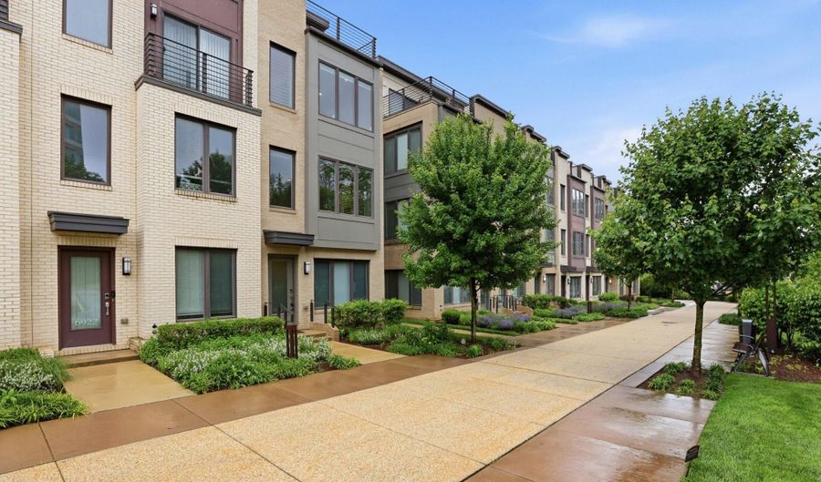 6924 ROCKLEDGE Dr, Bethesda, MD 20817 - 3 Beds, 4 Bath