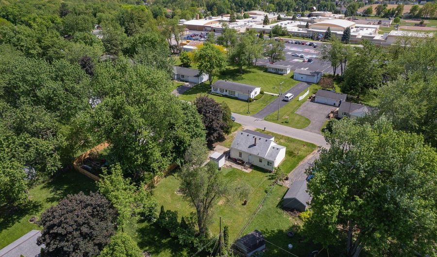 2108 Allan St, Adrian, MI 49221 - 4 Beds, 1 Bath