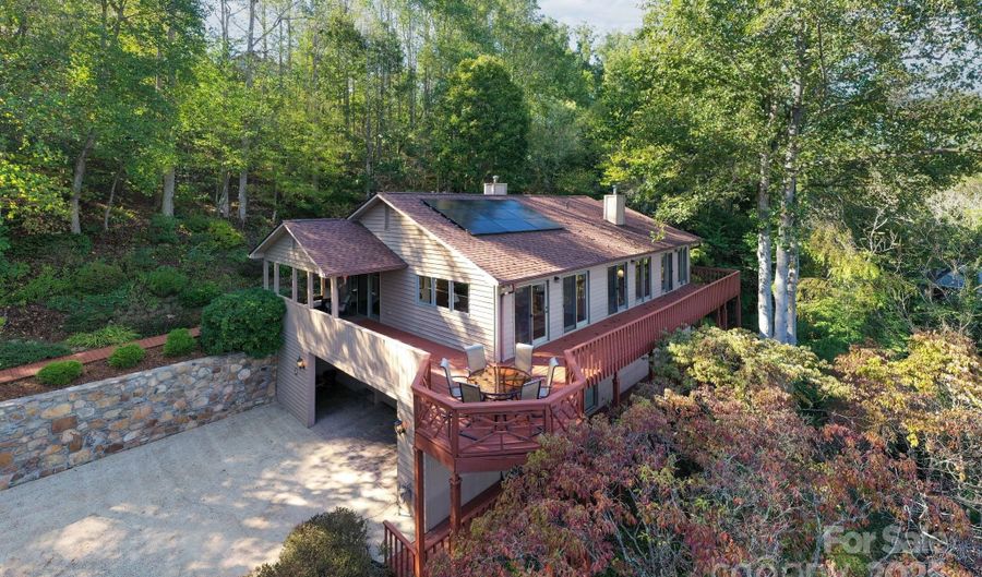 9 Sandon Cir, Asheville, NC 28804 - 3 Beds, 3 Bath