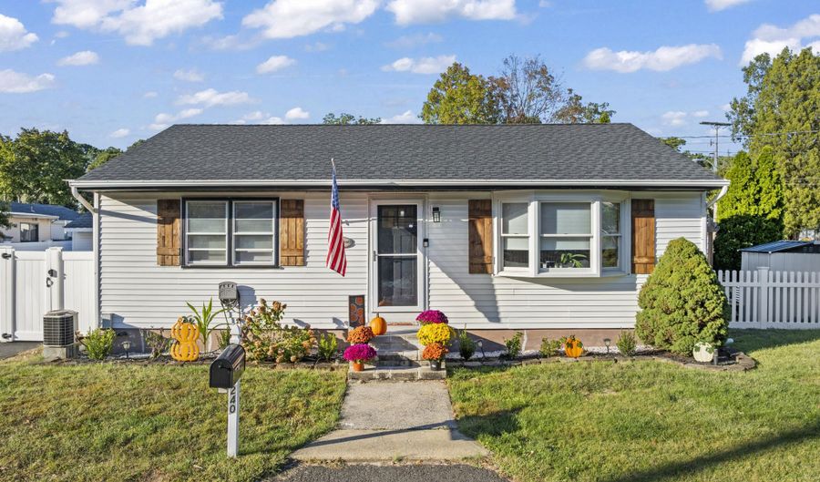 240 Timberline Rd, Toms River, NJ 08753 - 2 Beds, 1 Bath