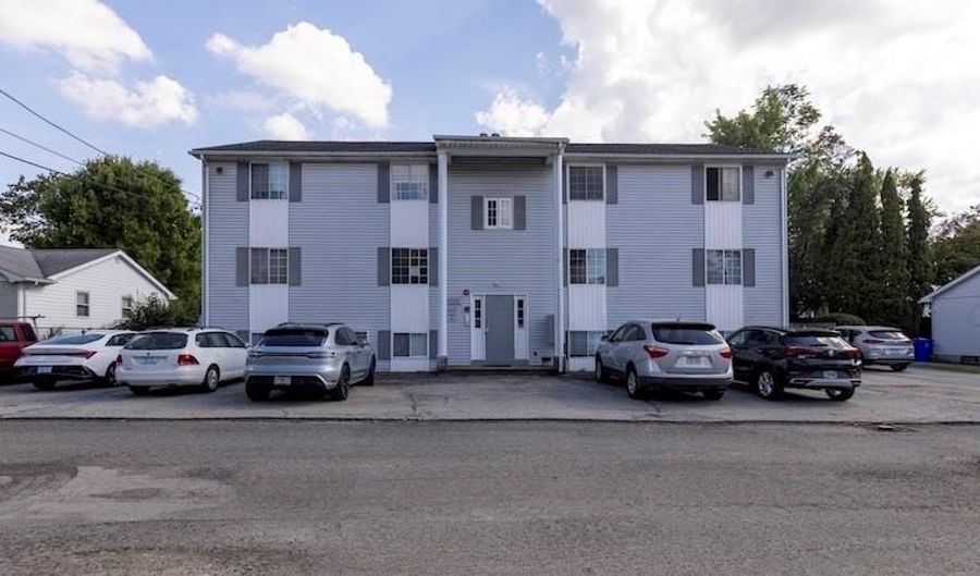 19 Warren Ave 3, North Providence, RI 02911 - 2 Beds, 1 Bath