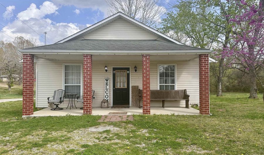 21 Sharp St, Ash Flat, AR 72513 - 3 Beds, 2 Bath