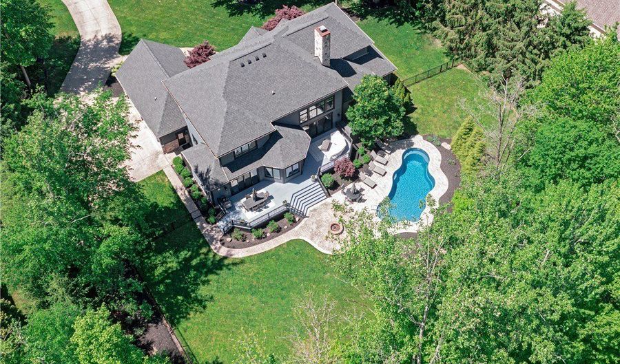560 Club Dr, Aurora, OH 44202 - 4 Beds, 5 Bath