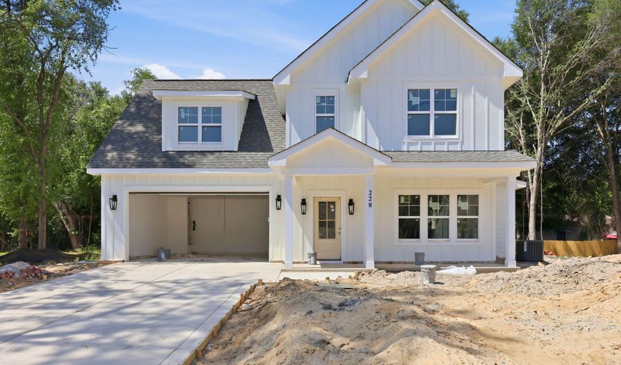 228 Telluride Ct, Aberdeen, NC 28315 - 4 Beds, 3 Bath