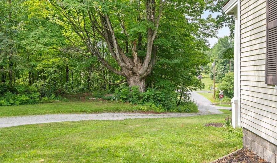 13 Patch Rd, Barre, VT 05641 - 3 Beds, 2 Bath