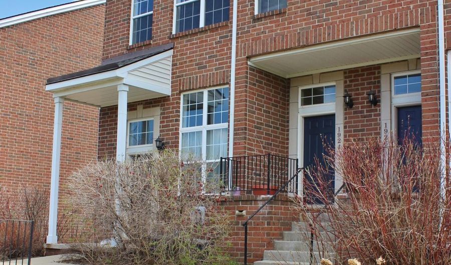 1924 Lindsay Ln, Ann Arbor, MI 48104 - 2 Beds, 2 Bath