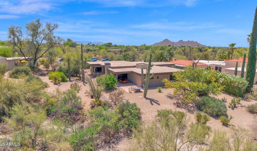 1702 E STAGHORN Ln, Carefree, AZ 85377 - 3 Beds, 3 Bath