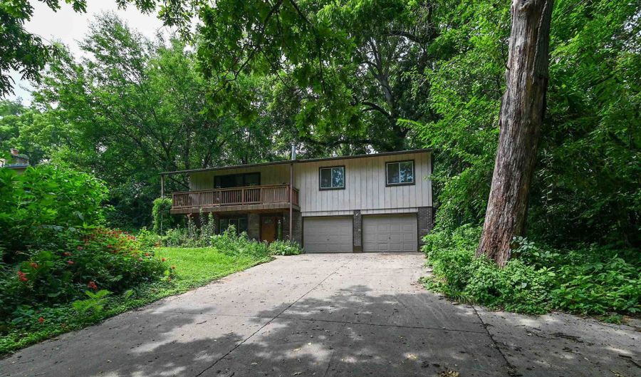 2897 Glacier Valley Rd, Fitchburg, WI 53711 - 3 Beds, 2 Bath