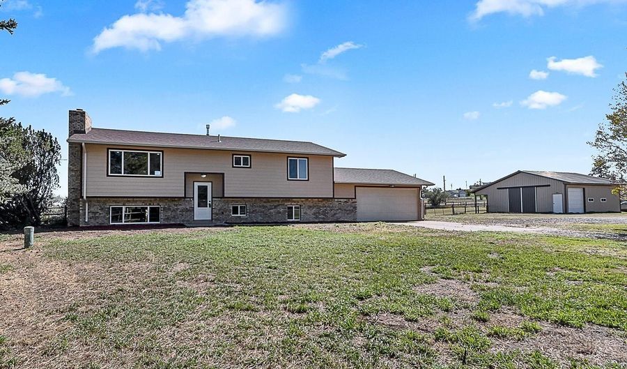 10611 PORTUGEE PHILLIPS Rd, Cheyenne, WY 82009 - 5 Beds, 2 Bath