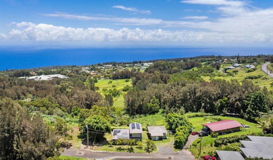 45-615 PLUMERIA St, Honokaa, HI 96727 - 4 Beds, 3 Bath