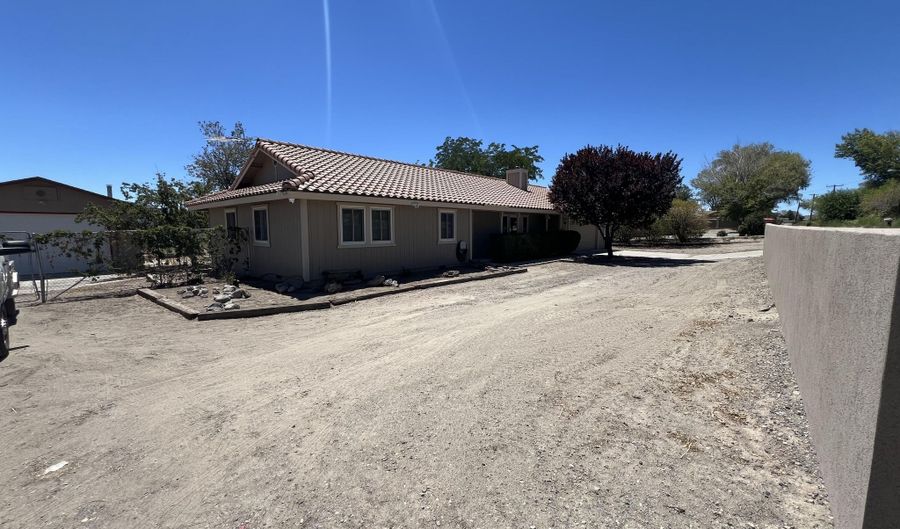 1055 Shadow Ln, Fernley, NV 89408 - 3 Beds, 2 Bath