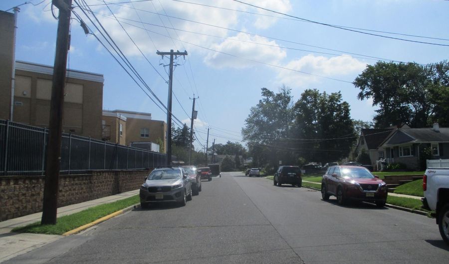 524 WALNUT St, Audubon, NJ 08106 - 3 Beds, 1 Bath