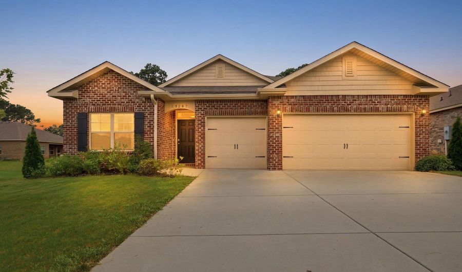 14207 Leadenhall Ln, Athens, AL 35613 - 4 Beds, 3 Bath