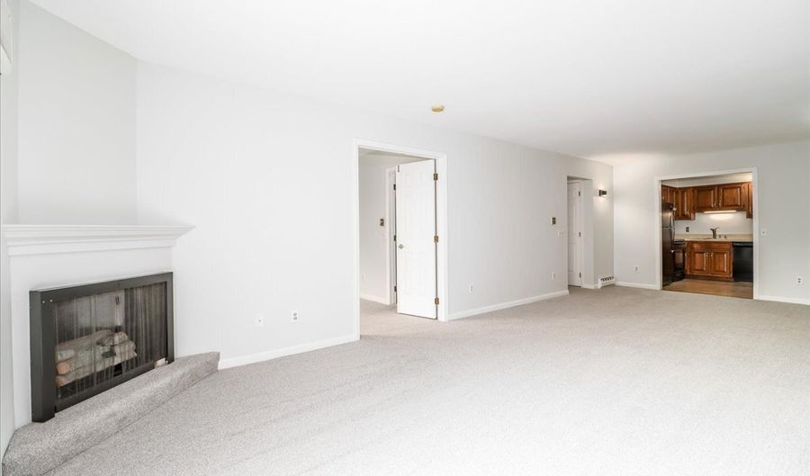 55 Mill Plain Rd 32-20, Danbury, CT 06811 - 2 Beds, 2 Bath