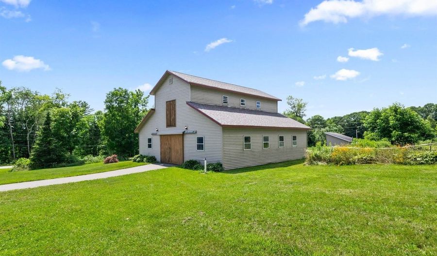 356 Range Rd, Atkinson, ME 04426 - 4 Beds, 2 Bath