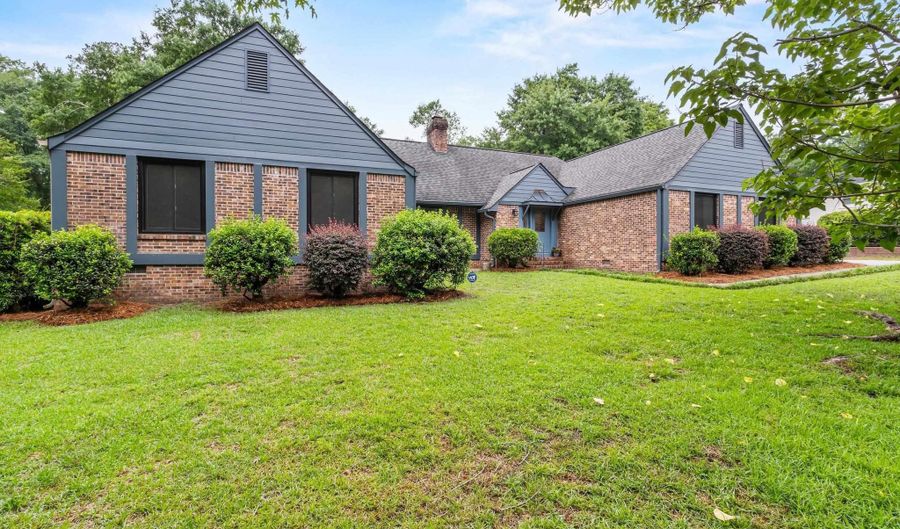 1811 Hobkirk Ct, Camden, SC 29020 - 4 Beds, 3 Bath