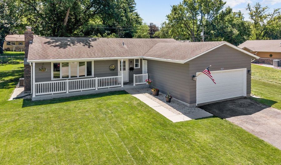 517 S Hubbard St, Algonquin, IL 60102 - 3 Beds, 3 Bath
