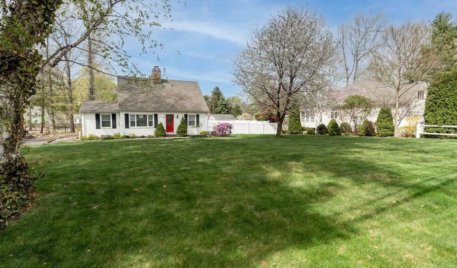 99 Lincoln St, Berlin, CT 06037 - 4 Beds, 2 Bath