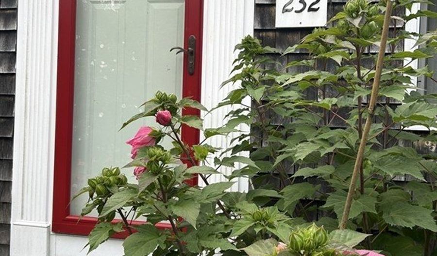 232 County Rd, Bourne, MA 02532 - 3 Beds, 2 Bath