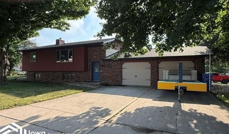 1206 N Johnson St, Algona, IA 50511 - 4 Beds, 2 Bath