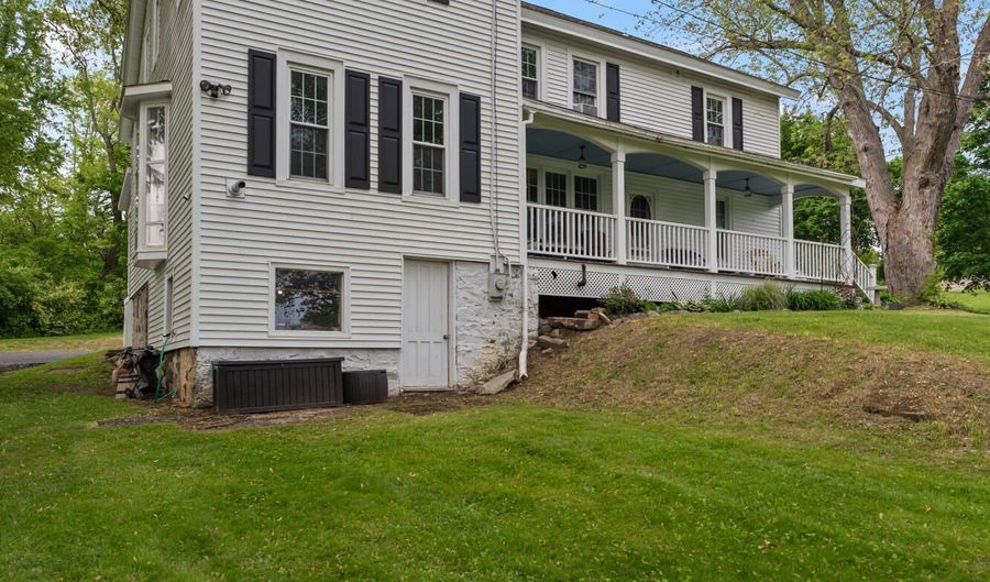 202 Steadwell Rd, Amsterdam, NY 12010 - 4 Beds, 3 Bath