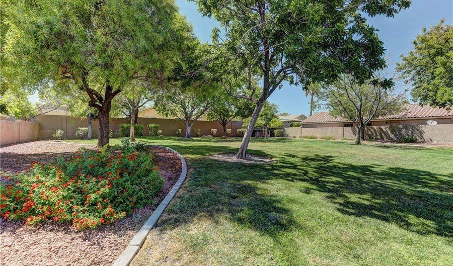 10555 Cedar Run Ct, Las Vegas, NV 89135 - 3 Beds, 2 Bath