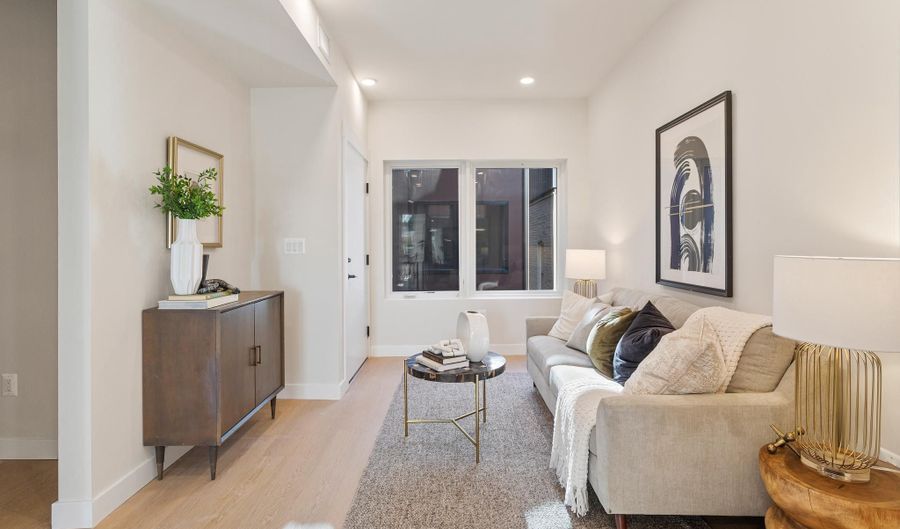 733 8TH St SE 302, Washington, DC 20003 - 2 Beds, 1 Bath