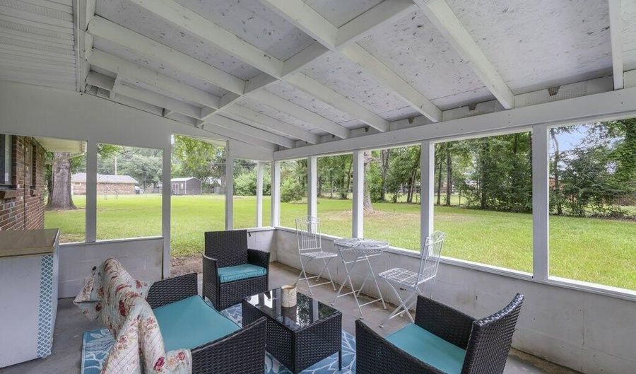 120 Cherokee Dr, Amory, MS 38821 - 3 Beds, 2 Bath