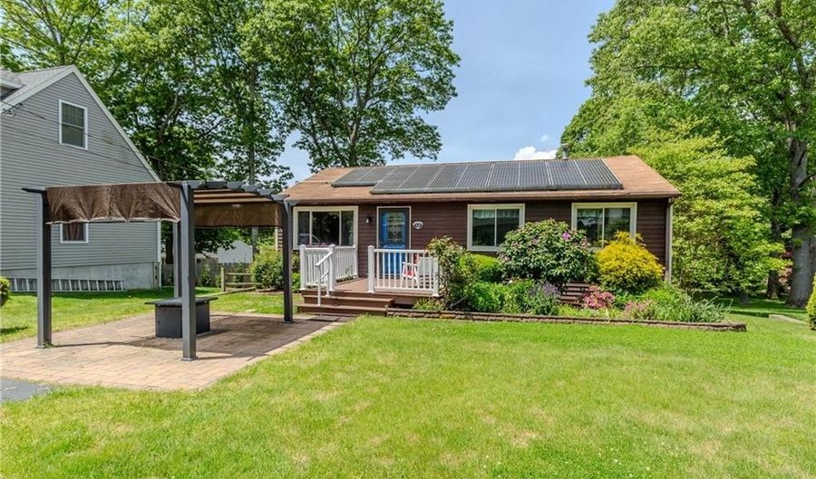 12 Twin Leaf Trl, Narragansett, RI 02874 - 2 Beds, 1 Bath