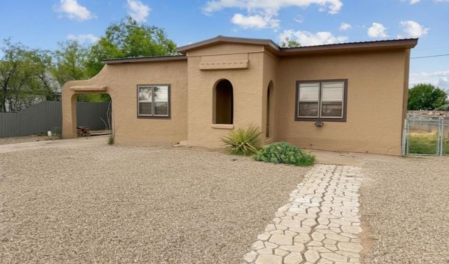 503 N 11th St, Alpine, TX 79830 - 2 Beds, 1 Bath