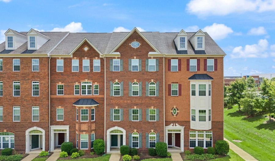 21709 CHARITY Ter 10C, Ashburn, VA 20147 - 3 Beds, 3 Bath