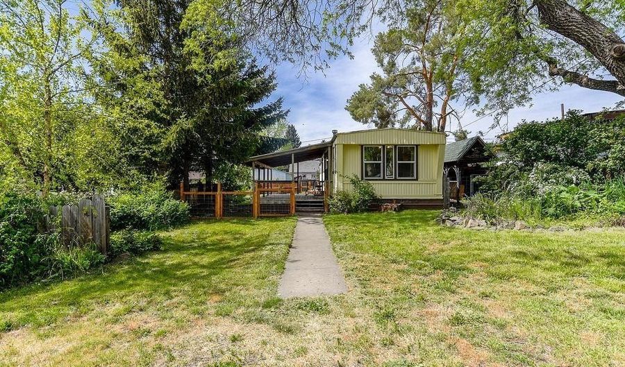 205 N C St, Albion, WA 99125 - 2 Beds, 1 Bath