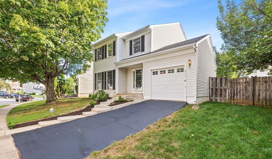 6739 MORNING RIDE Cir, Alexandria, VA 22315 - 4 Beds, 4 Bath