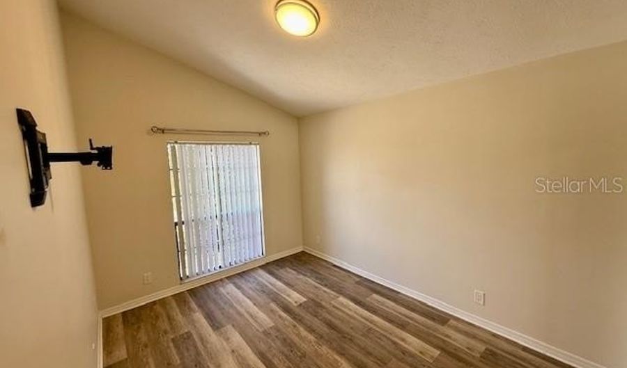 906 CHIPAWAY Dr, Apollo Beach, FL 33572 - 4 Beds, 3 Bath