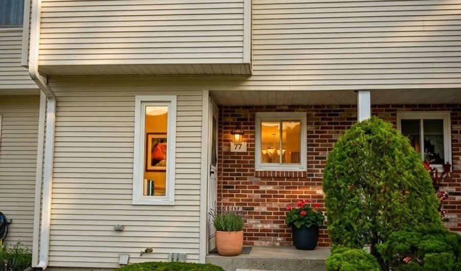410 Emmett St 77, Bristol, CT 06010 - 2 Beds, 2 Bath