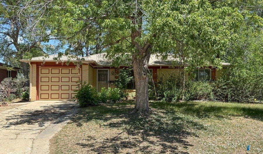 975 E 9th Ave, Broomfield, CO 80020 - 4 Beds, 2 Bath