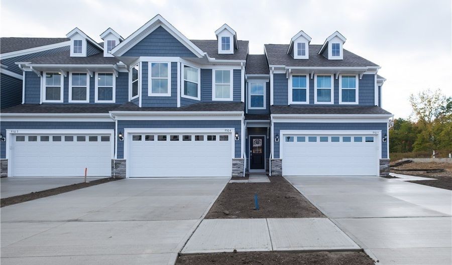 950-4 Memory Ln, Aurora, OH 44202 - 3 Beds, 3 Bath
