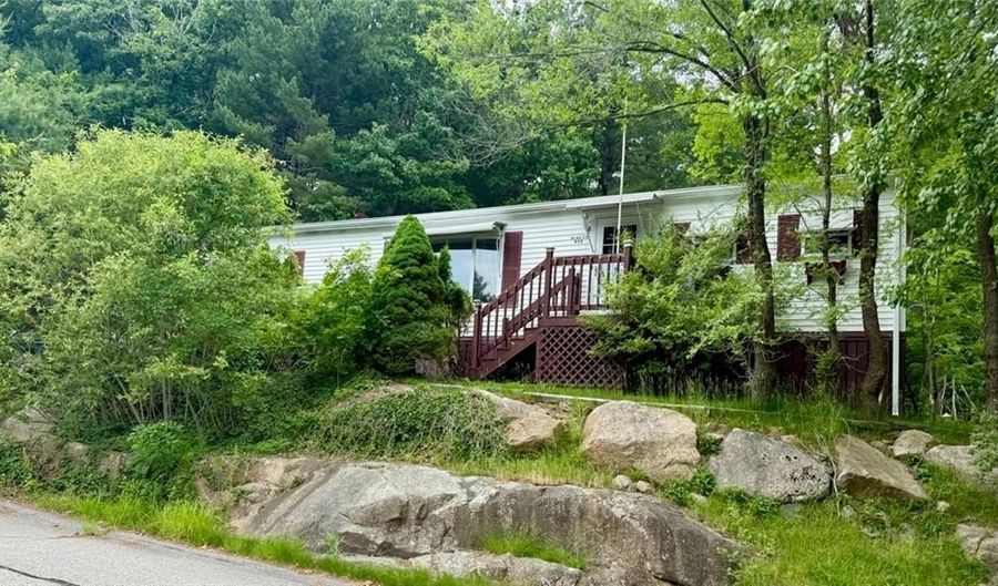 81 Sherwood Valley Ln, Coventry, RI 02816 - 2 Beds, 2 Bath