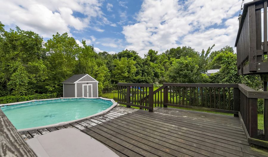 504 Brookwood Dr, Alexandria, KY 41001 - 4 Beds, 3 Bath