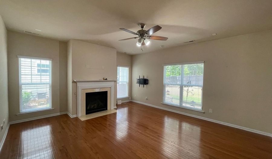 2107 Toad Holw, Apex, NC 27502 - 4 Beds, 3 Bath