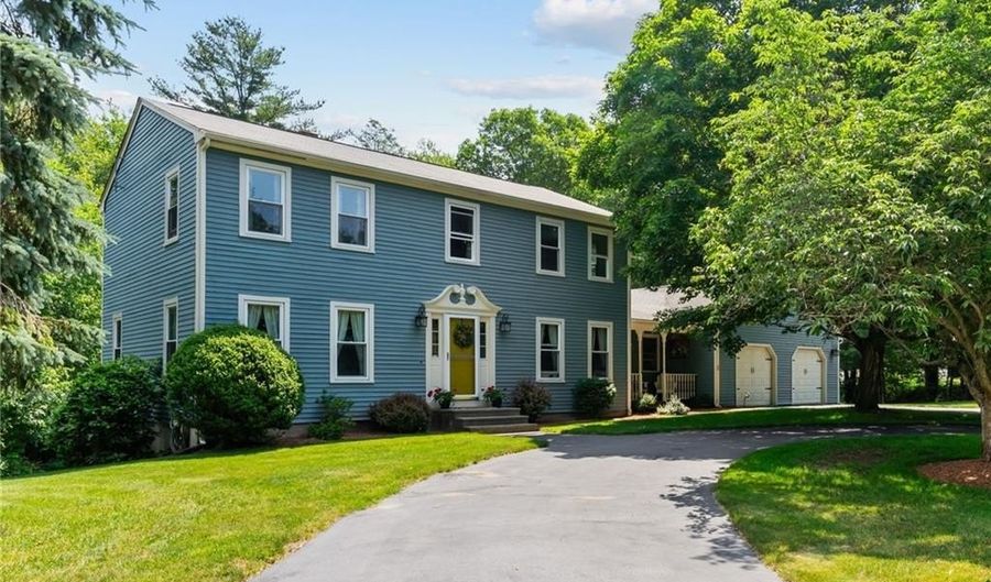 394 Maureen Cir, Burrillville, RI 02839 - 3 Beds, 3 Bath