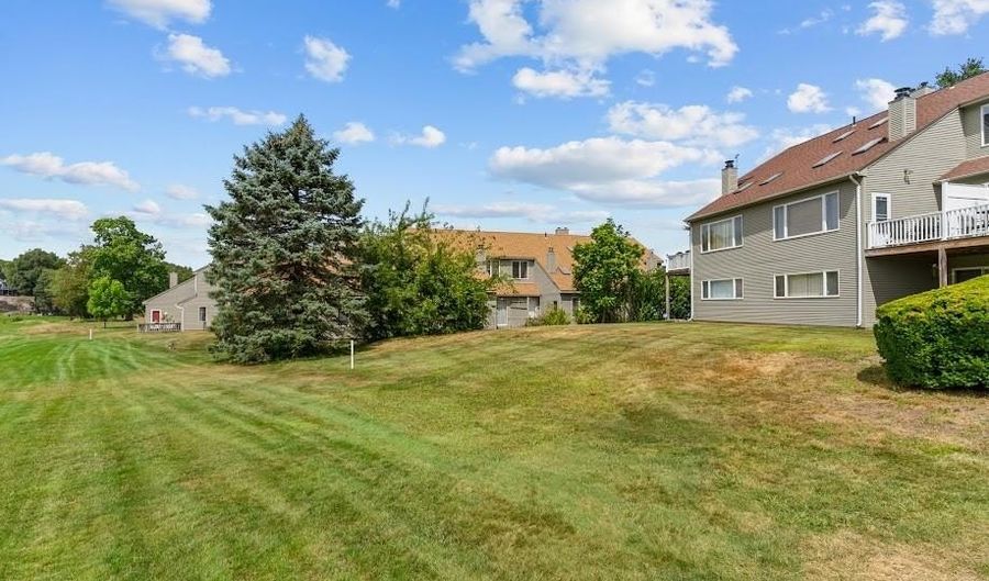 72 Hilltop Dr F, North Providence, RI 02904 - 2 Beds, 4 Bath