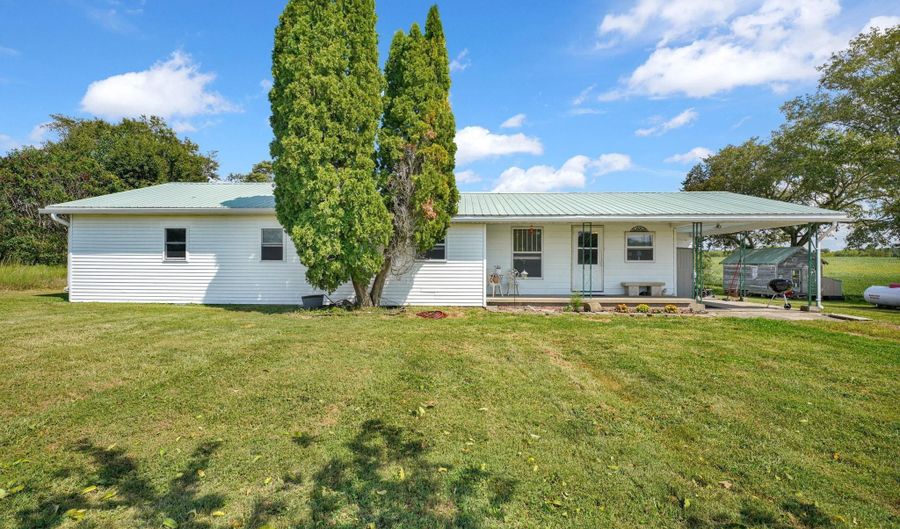 1052 Avoca Eureka Rd, Bedford, IN 47421 - 2 Beds, 1 Bath
