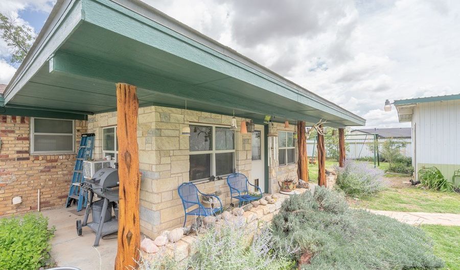 1201 NW 8th Pl, Andrews, TX 79714 - 3 Beds, 2 Bath
