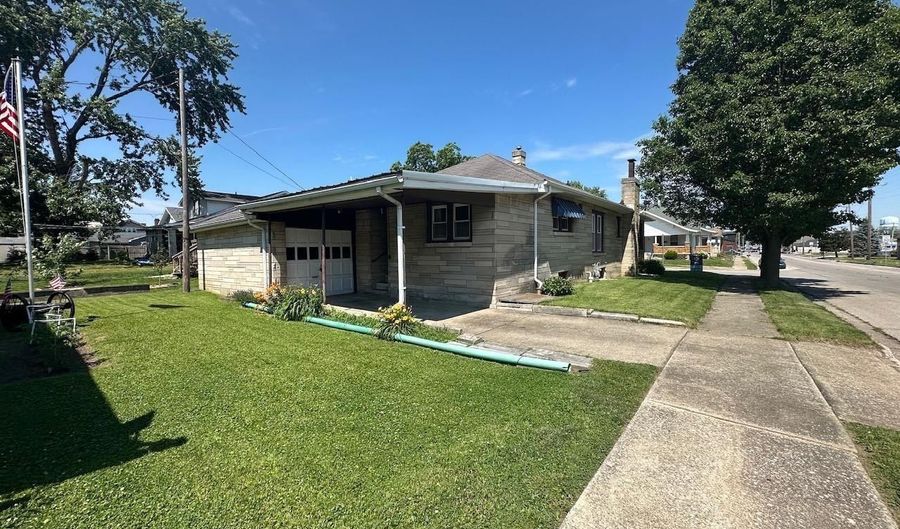 427 Q St, Bedford, IN 47421 - 3 Beds, 2 Bath