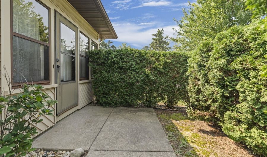 670 Saddle Rdg, Portage, WI 53901 - 2 Beds, 3 Bath