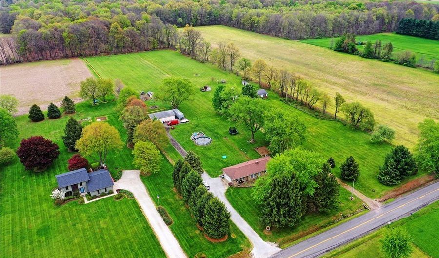 3192 New Milford Rd, Atwater, OH 44201 - 3 Beds, 2 Bath